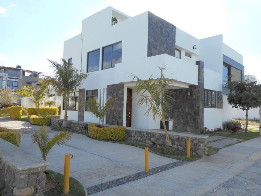 Hermosa Casa En Orilla Del Lago -Zona De Villedos- San Cristobal Zapotitlan Exteriör bild